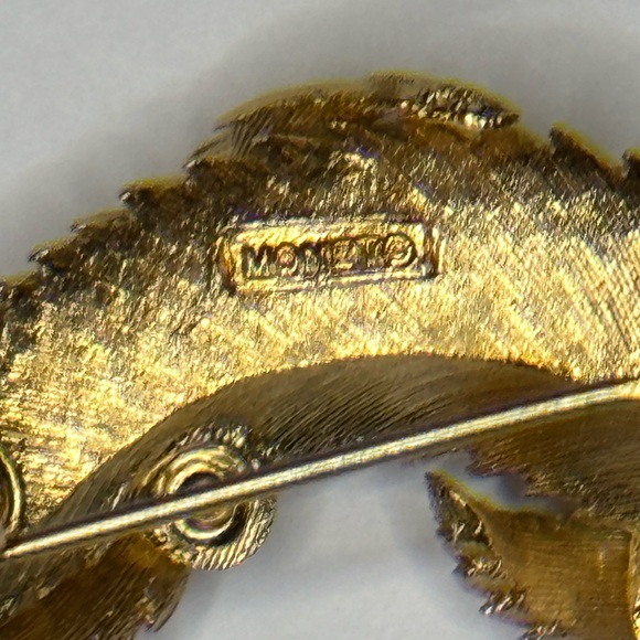 Vintage Monet Swirl Pin - Picture 5 of 7